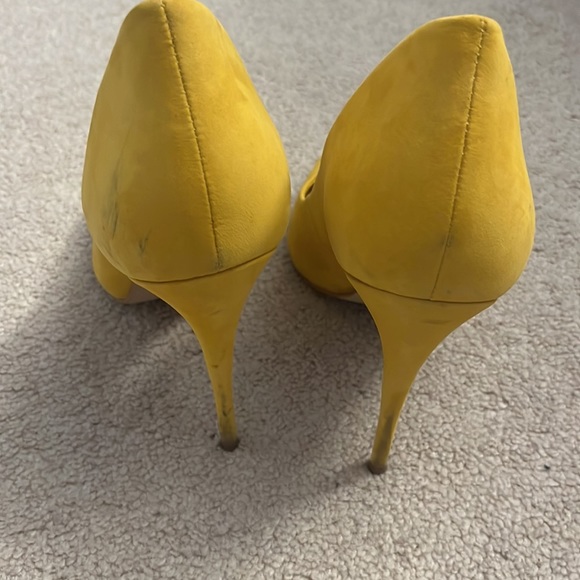 Heels - Picture 3 of 3